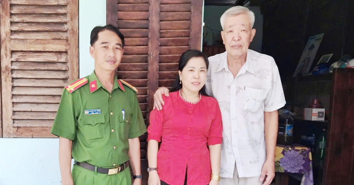 Sau 43 năm thất lạc, con gái vỡ òa khi Công an Cần Thơ giúp tìm được cha