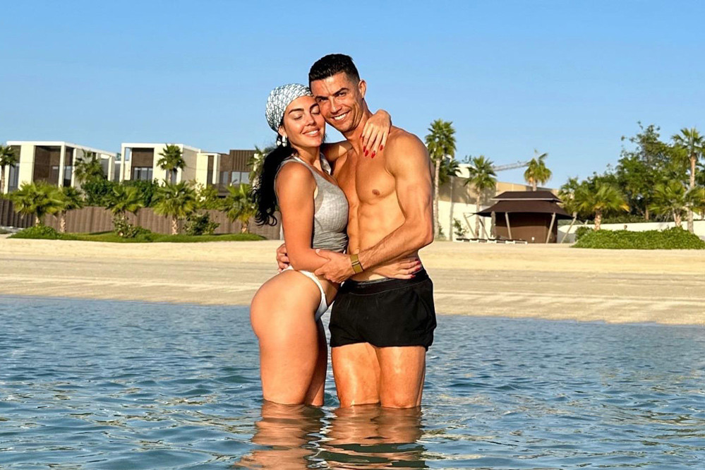 www_thesun_co_uk georgina rodriguez posts cute snaps 870667553_7a2a6b.jpg