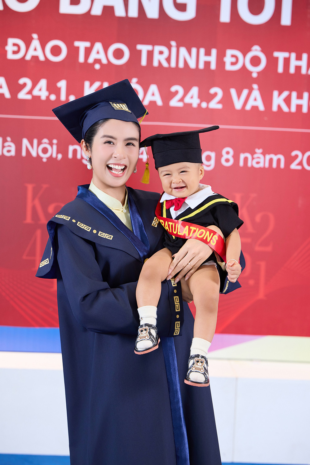 https://static-images.vnncdn.net/vps_images_publish/000001/000003/2026/8/15/ngoc-han-04-213.jpg