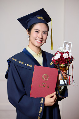 https://static-images.vnncdn.net/vps_images_publish/000001/000003/2026/8/15/ngoc-han-05-214.jpg