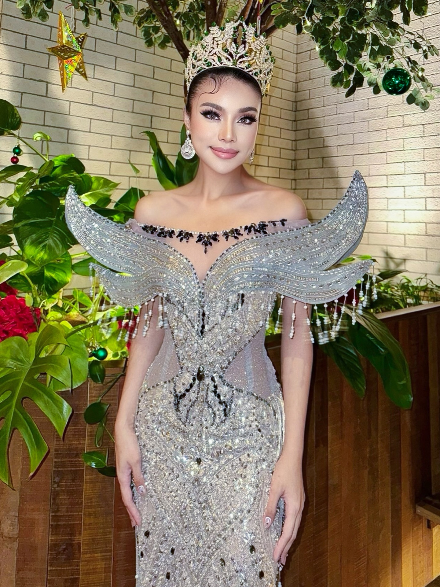 Photo shared by Putri Juficha on December 08, 2025 tagging @ichsanfilanindonesia, @windy_lazuardi, @bunda.latinas, @officialputrinusantara, and @lambepageantz.jpeg