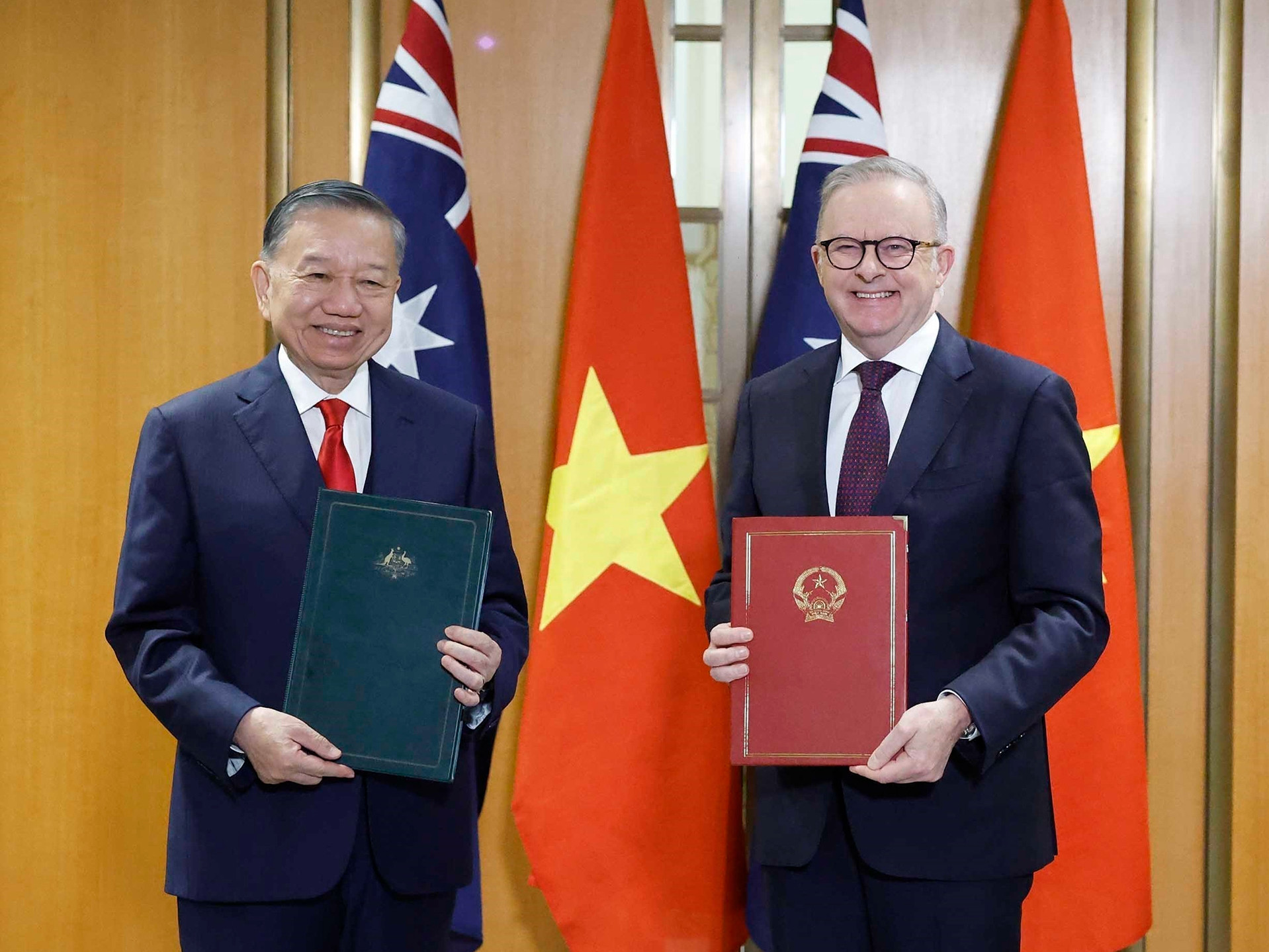 https://static-images.vnncdn.net/vps_images_publish/000001/000003/2026/8/15/viet-nam-va-australia-new-zealand-dong-hanh-dong-hop-tac-dong-kien-tao-914.jpg