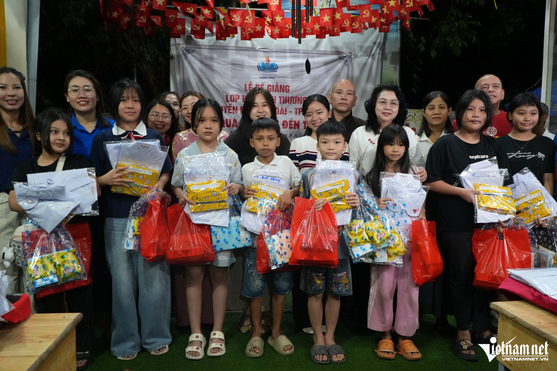 W-lop hoc tinh thuong 1.jpg