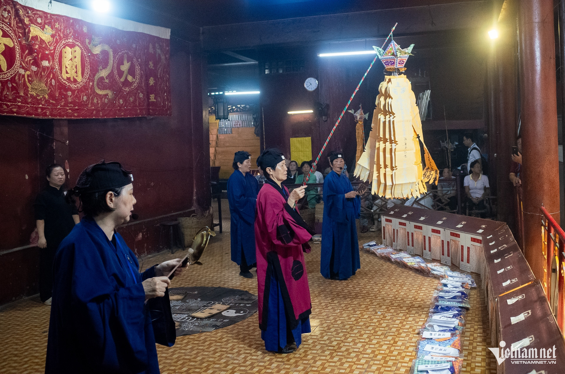 W-người hoa Nguyễn Huế 24.jpg