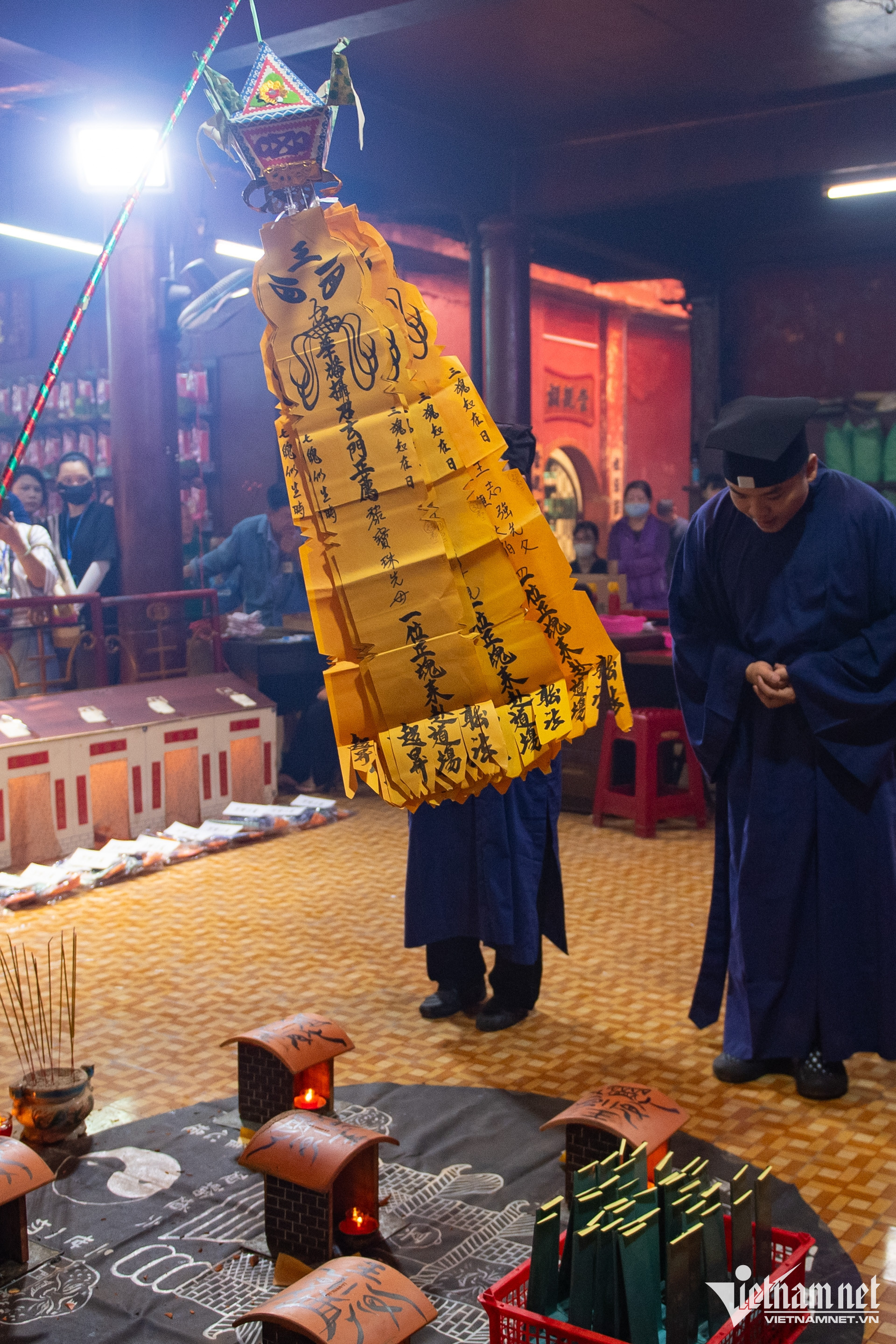 https://static-images.vnncdn.net/vps_images_publish/000001/000003/2026/8/15/w-nguoi-hoa-nguyen-hue-27-118.jpg