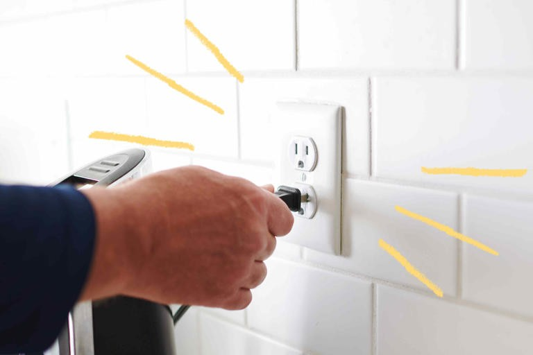 3 thiết bị nhà bếp cần rút phích cắm ngay sau khi dùng