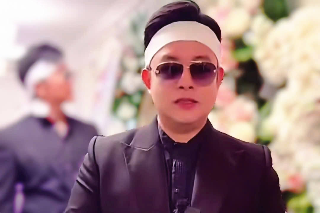 Ca sĩ Quang Lê chịu tang mẹ, ca sĩ Nguyễn Trần Trung Quân gây chú ý
