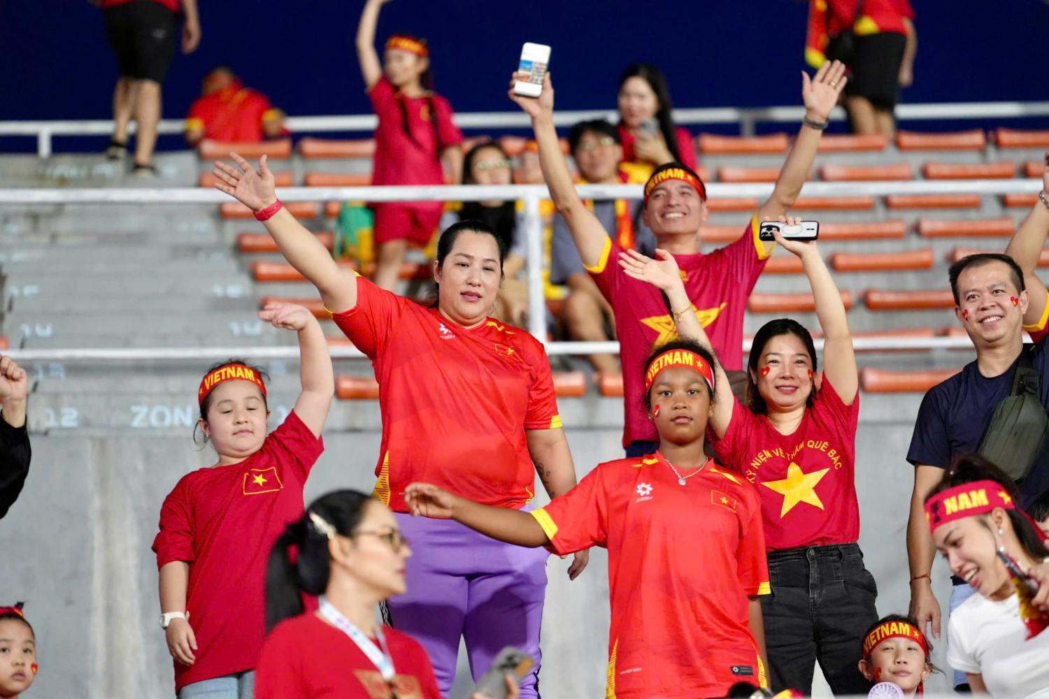https://vms-files.vietnamnet.vn/vps_images_publish/000001/000003/2026/8/16/cdv-viet-nam-1233.jpg