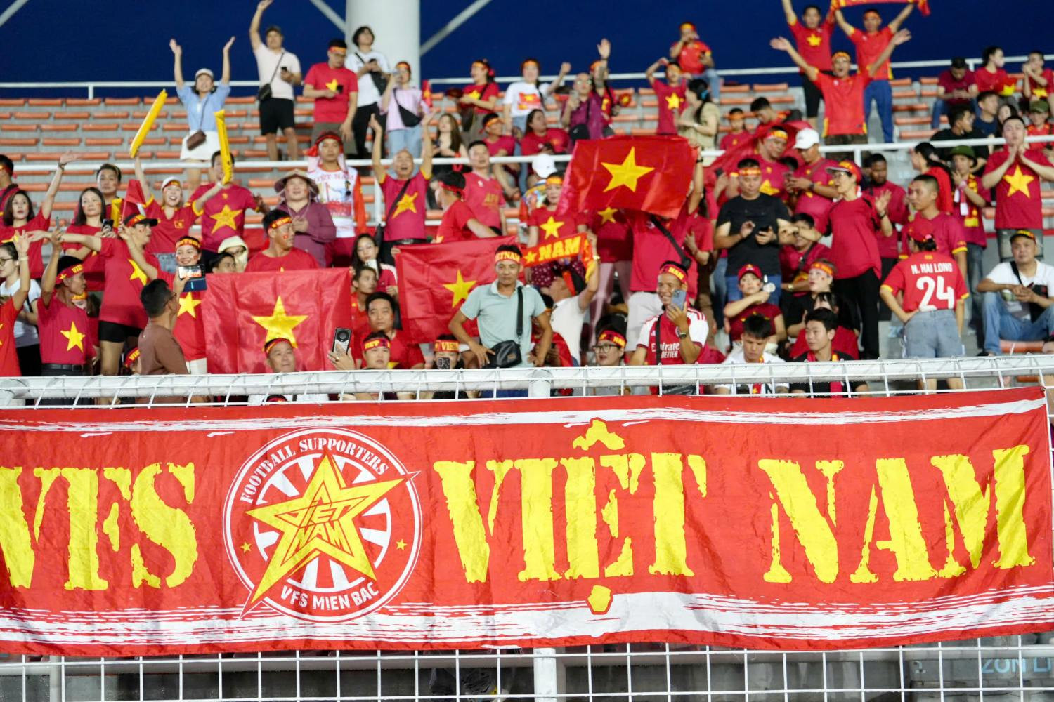 https://vms-files.vietnamnet.vn/vps_images_publish/000001/000003/2026/8/16/cdv-viet-nam-4-1231.jpg