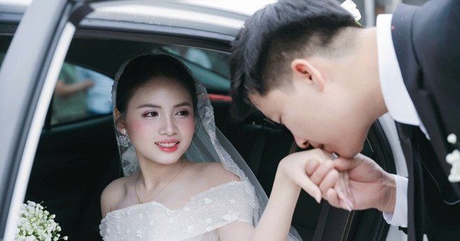 Con gái quyết lấy chồng hơn 16 tuổi, bố mẹ về tận làng dò hỏi con rể tương lai