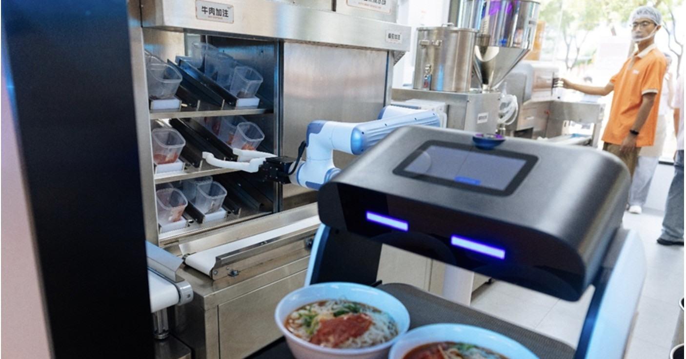 Trung Quốc khai trương quán mỳ do robot vận hành hoàn toàn