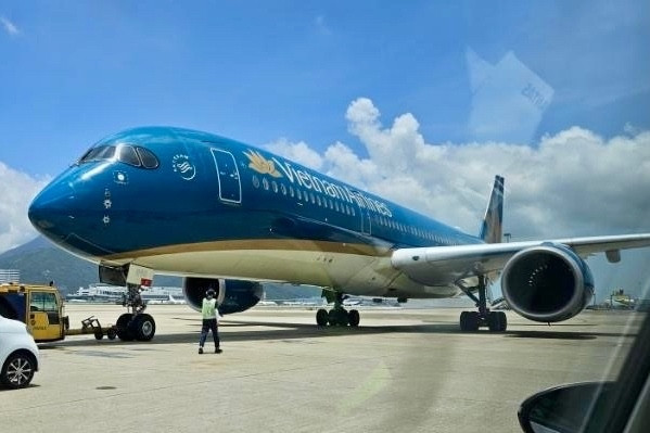 Vừa cất cánh, máy bay Vietnam Airlines chở 287 người phát cảnh báo bất thường