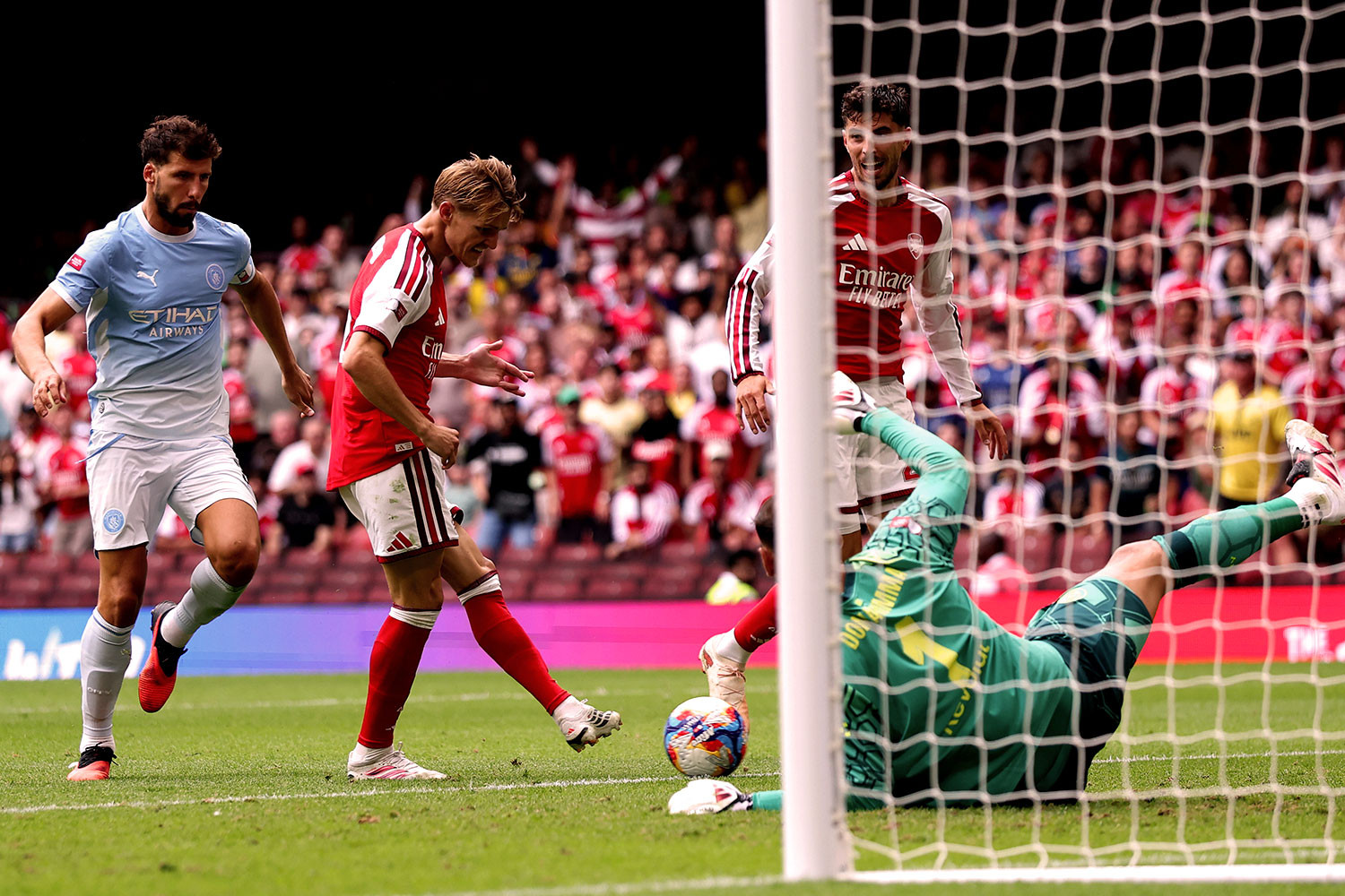 Arsenal Man City 2.jpg