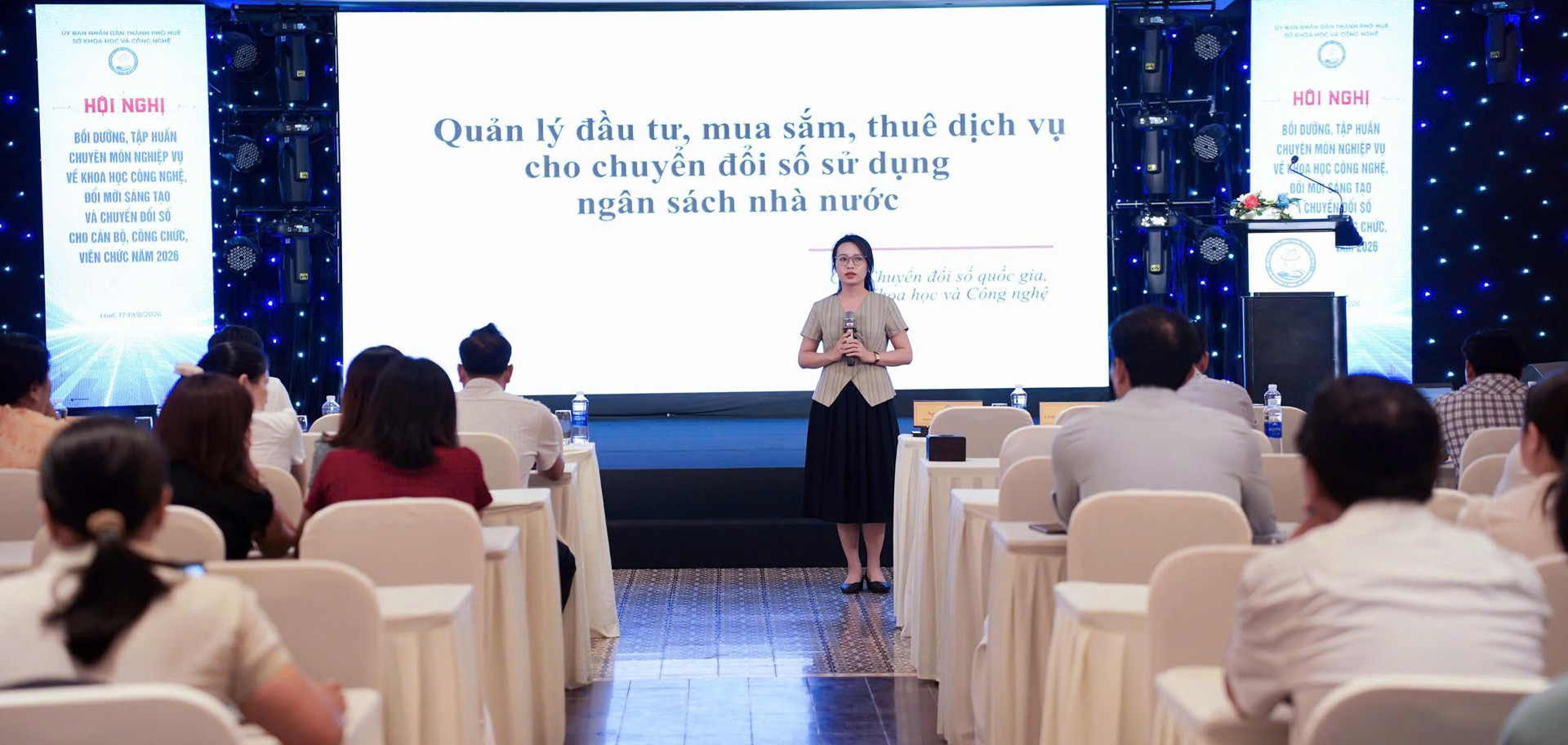 boi duong nang luc chuyen mon cho can bo cong chuc Hue 2.jpg