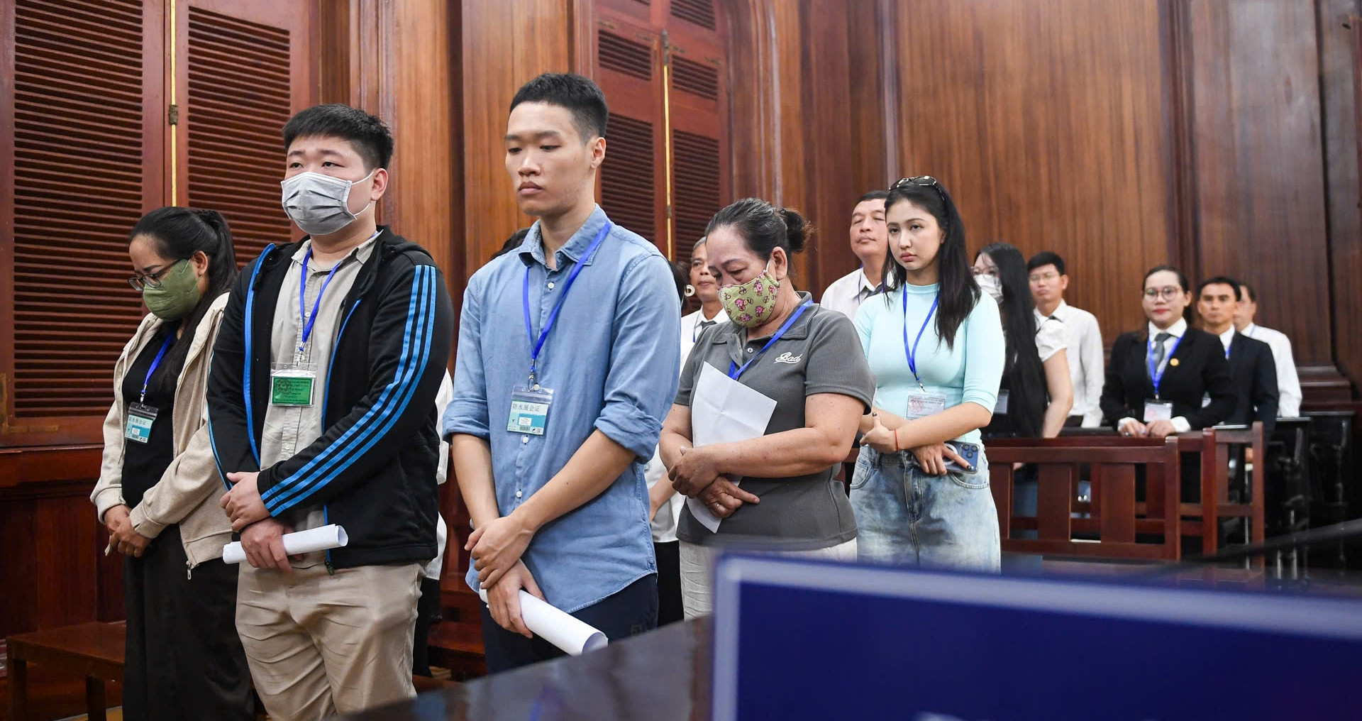 Hình ảnh phiên tòa xét xử ca sĩ Chi Dân, Andrea Aybar trong chuyên án ma túy VN10
