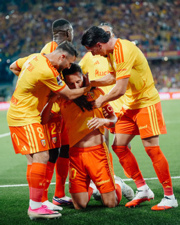 https://static-images.vnncdn.net/vps_images_publish/000001/000003/2026/8/17/lens-vs-psg-1-66.jpg
