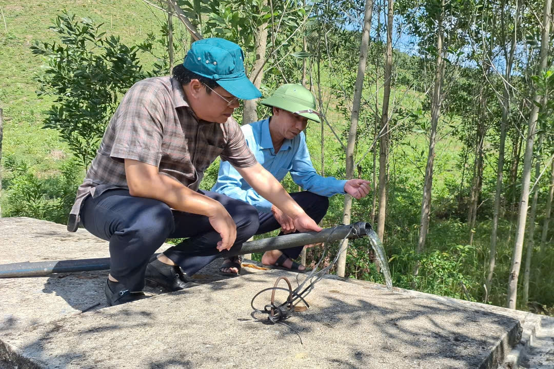 Quảng Trị: Nguồn nước vùng cao cạn kiệt, công trình nước sinh hoạt tự chảy mất tác dụng