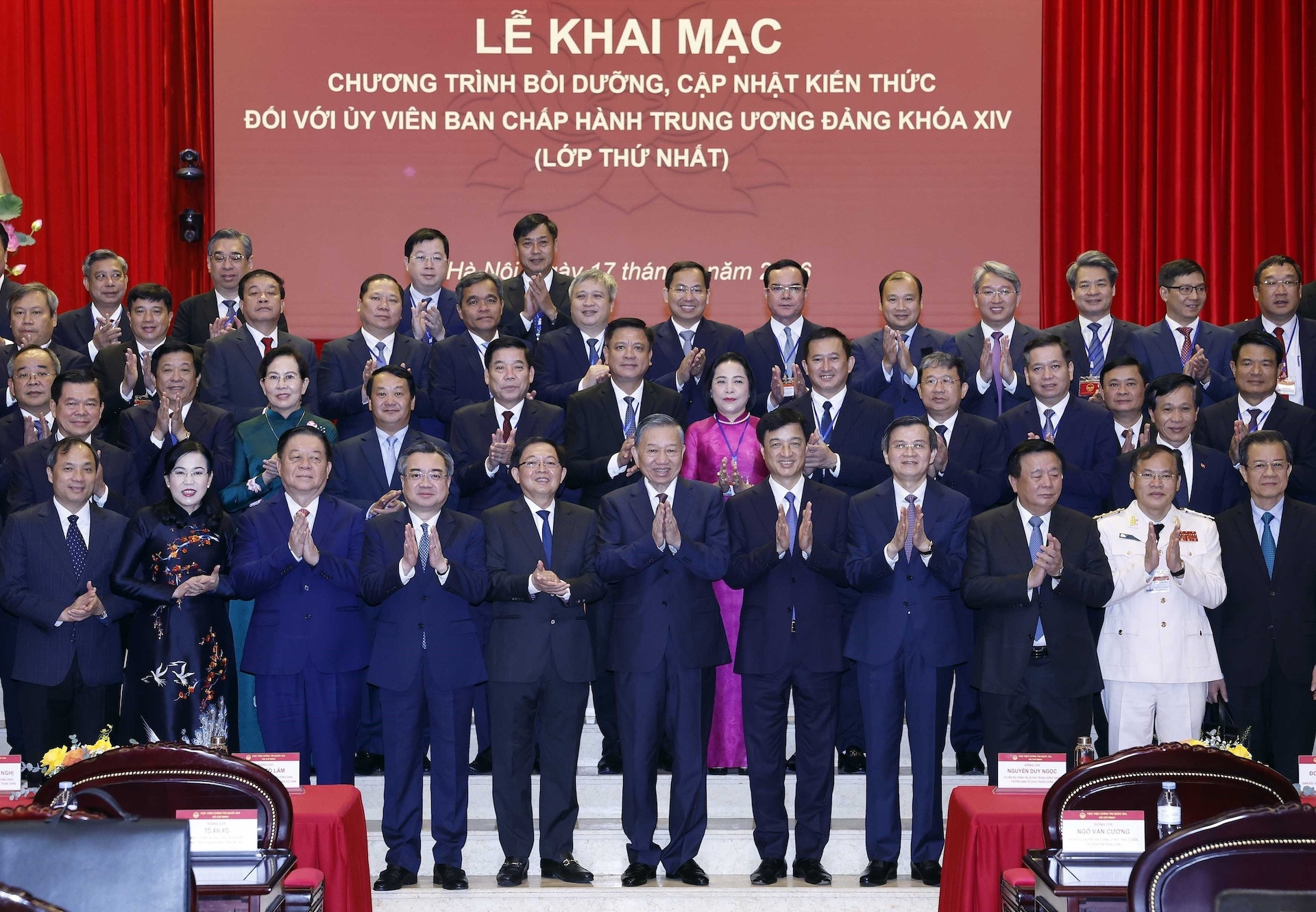 vna_potal_tong_bi_thu_chu_tich_nuoc_to_lam_du_le_khai_mac_chuong_trinh_boi_duong_cap_nhat_kien_thuc_doi_voi_uy_vien_ban_chap_hanh_trung_uong_dang_khoa_8960050.jpg