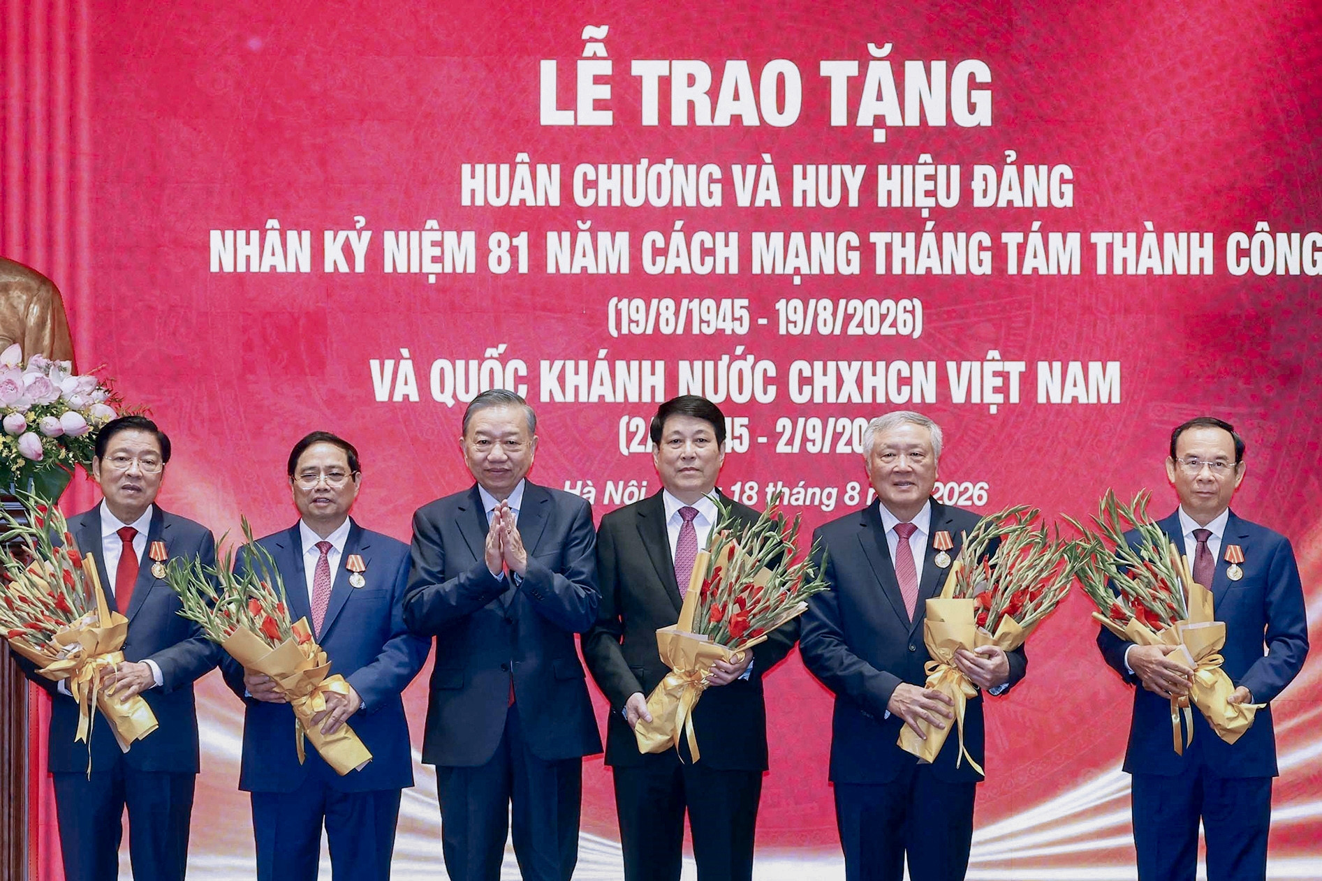 5 nguyên ủy viên Bộ Chính trị nhận Huân chương Hồ Chí Minh