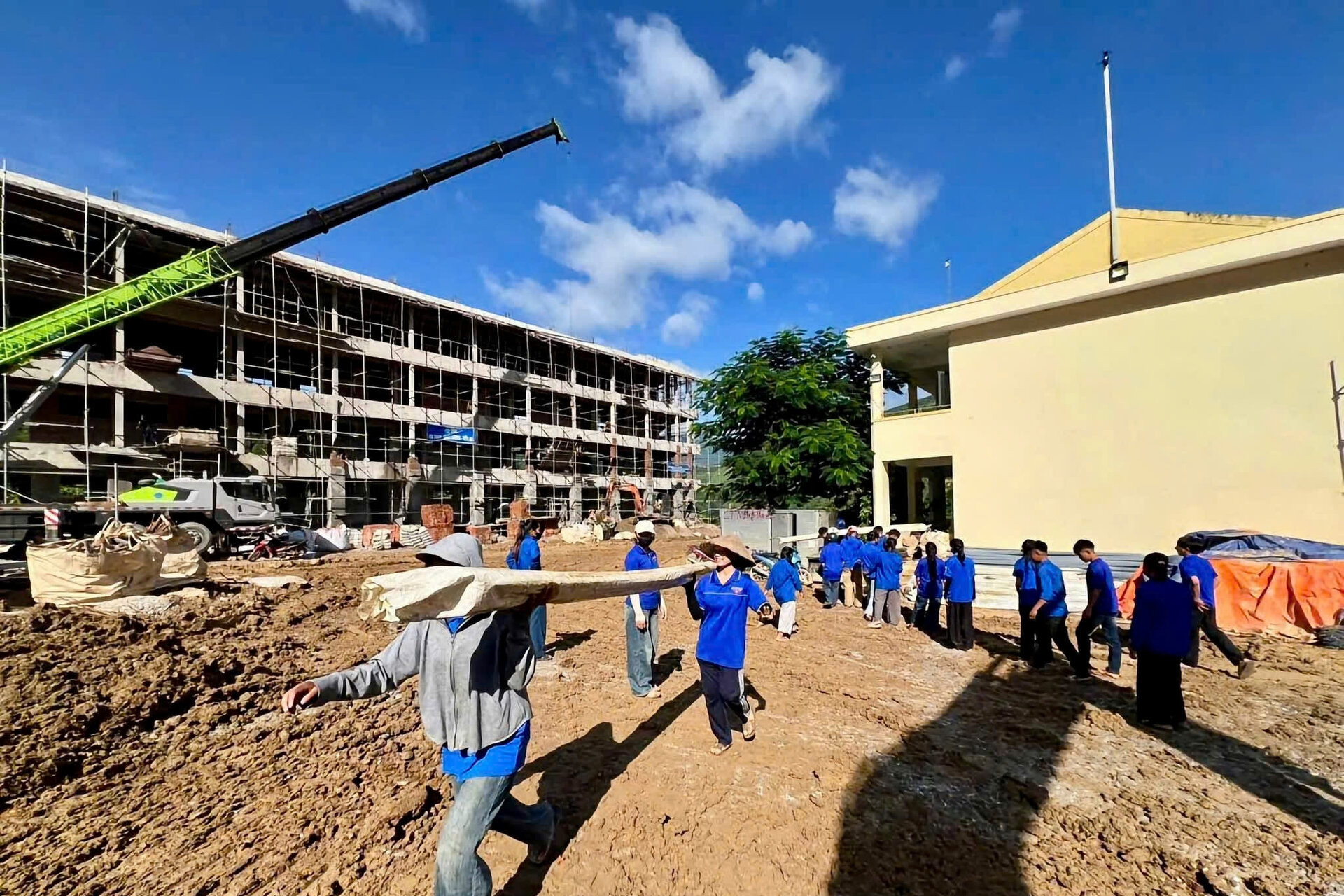 Các trường nội trú vùng biên: Không đổi chất lượng lấy tiến độ