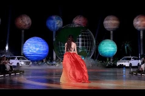 Hoa hậu Lương Thùy Linh ngã nhào giữa sân khấu Miss World 2026