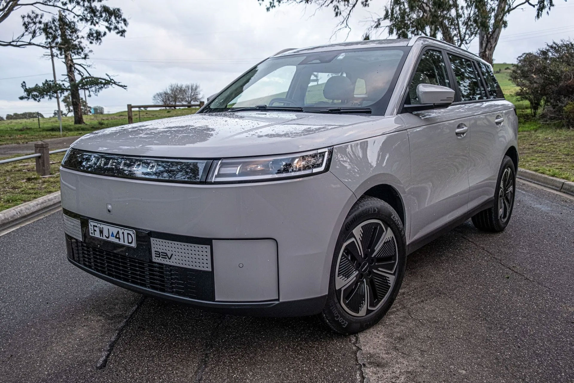Jaecoo J5 EV: Giá rẻ, trang bị phong phú nhưng vẫn lộ nhiều điểm yếu trên đường