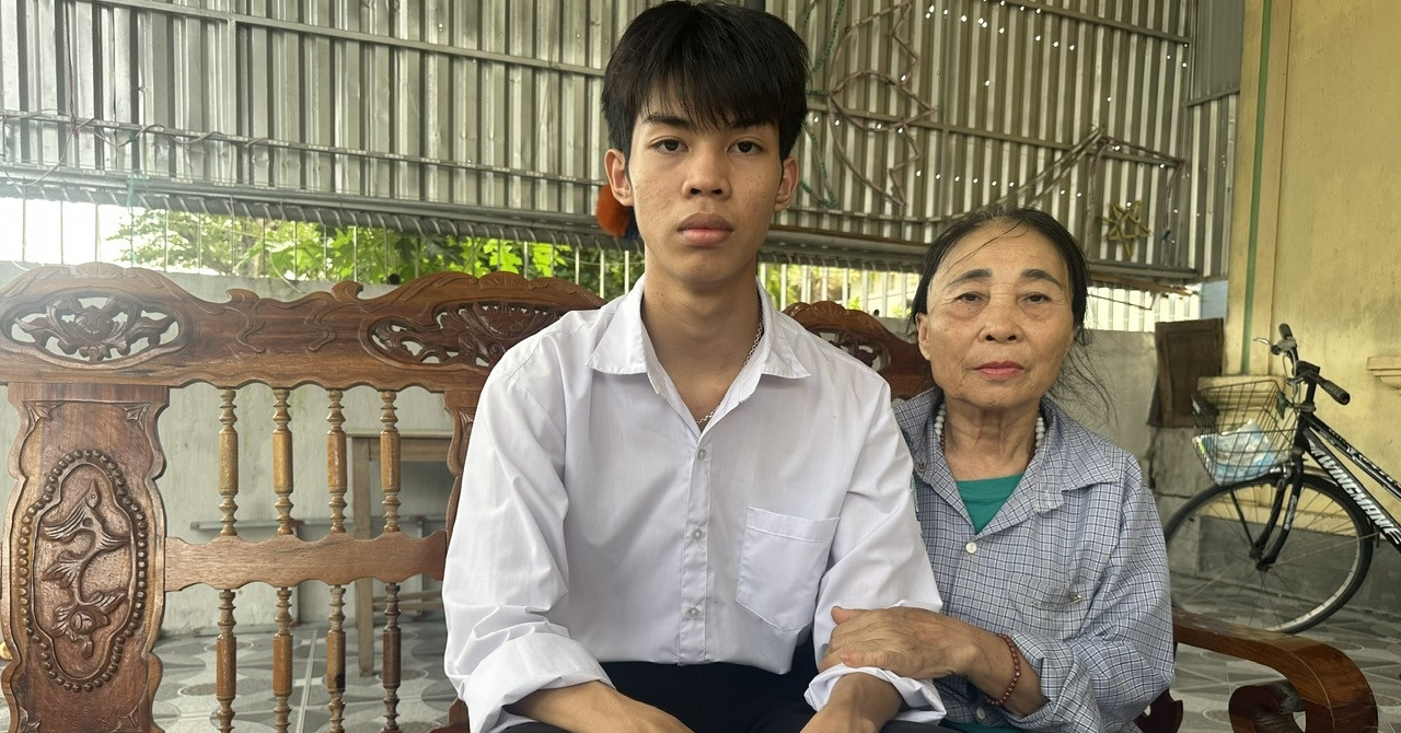 Mồ côi mẹ, bố mất tích, nam sinh Hà Tĩnh đạt 27 điểm lo chi phí vào đại học