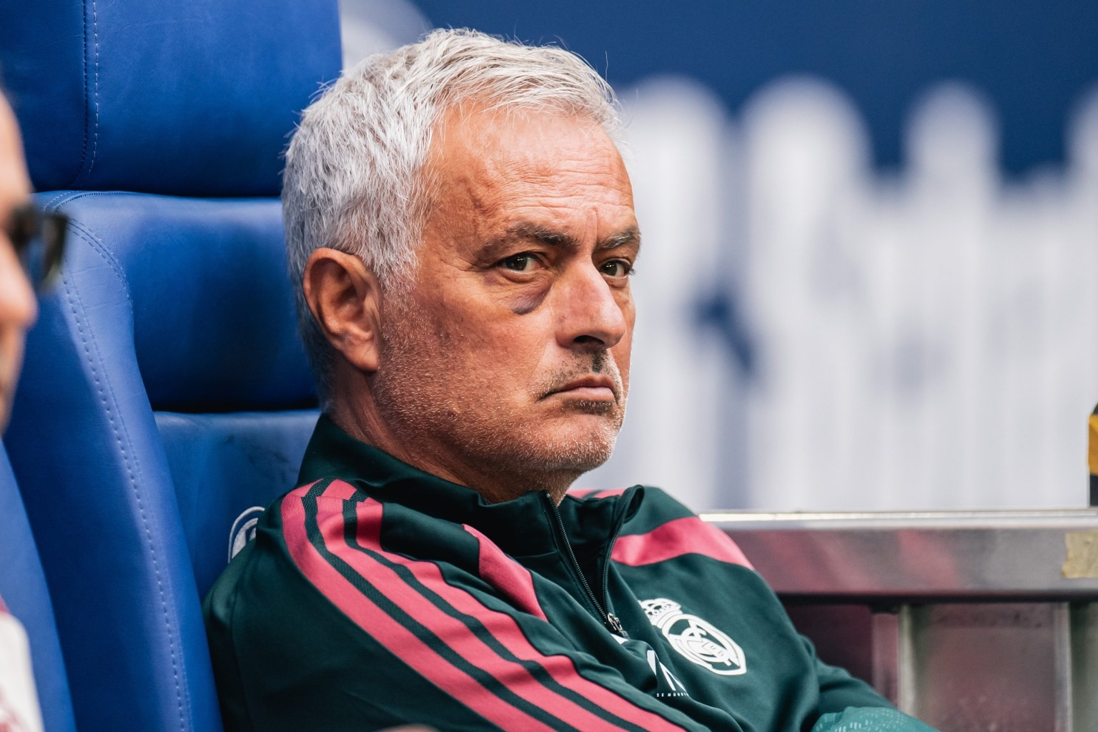 Mourinho tím bầm mắt sau buổi tập của Real Madrid