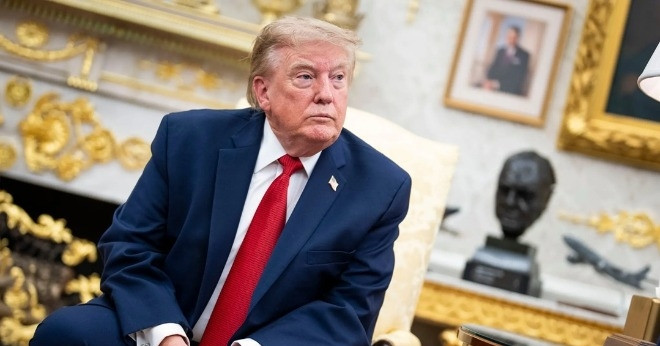 Ông Trump &amp;apos;dọa&amp;apos; ném bom Oman, chưa vội thỏa thuận với Iran