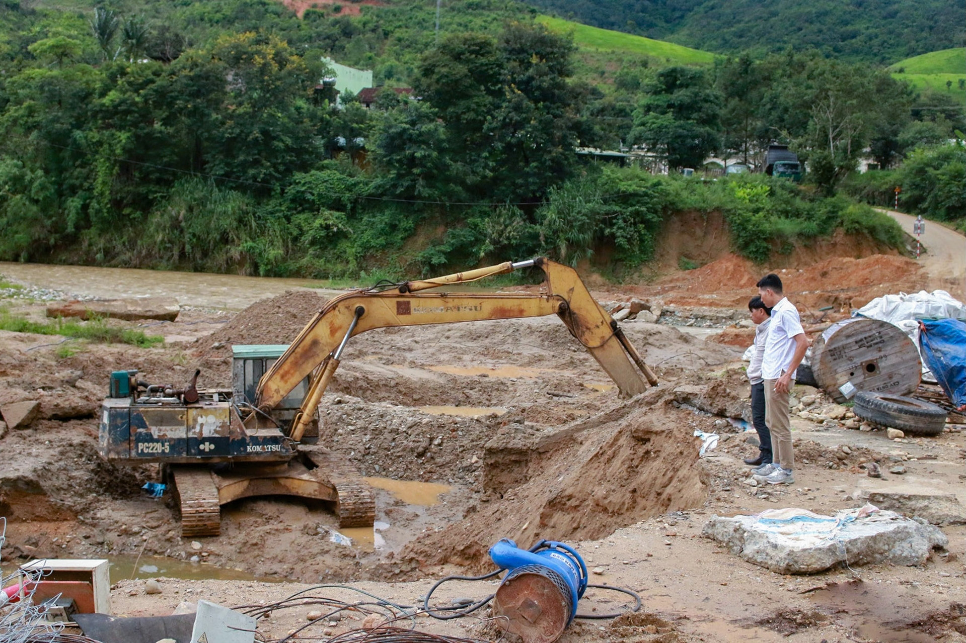 Sau bài viết của VietNamNet, đồng bào Đăk Pék sắp hết nỗi lo bị cô lập mùa mưa lũ
