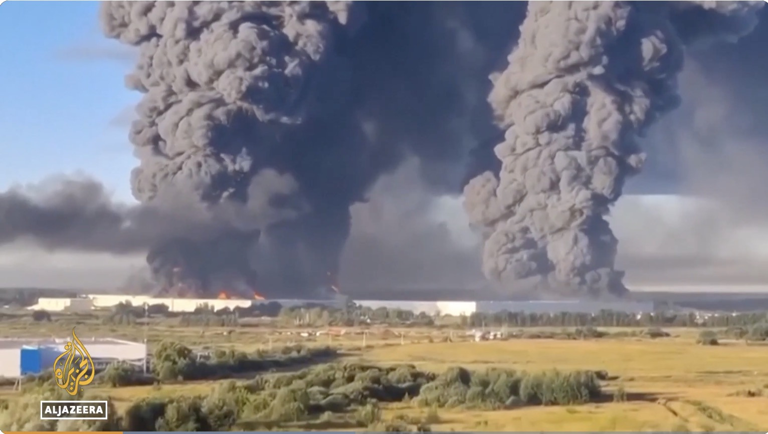 Ukraine tấn công nhà kho Wildberries của Nga. Ảnh: Aljazeera.