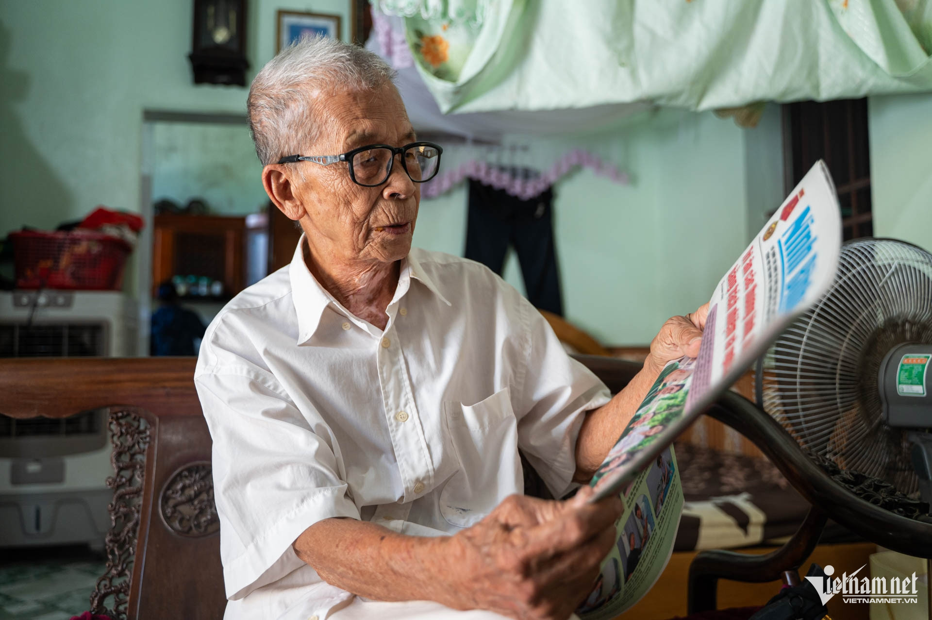 W-đại tá 102 tuổi.jpg