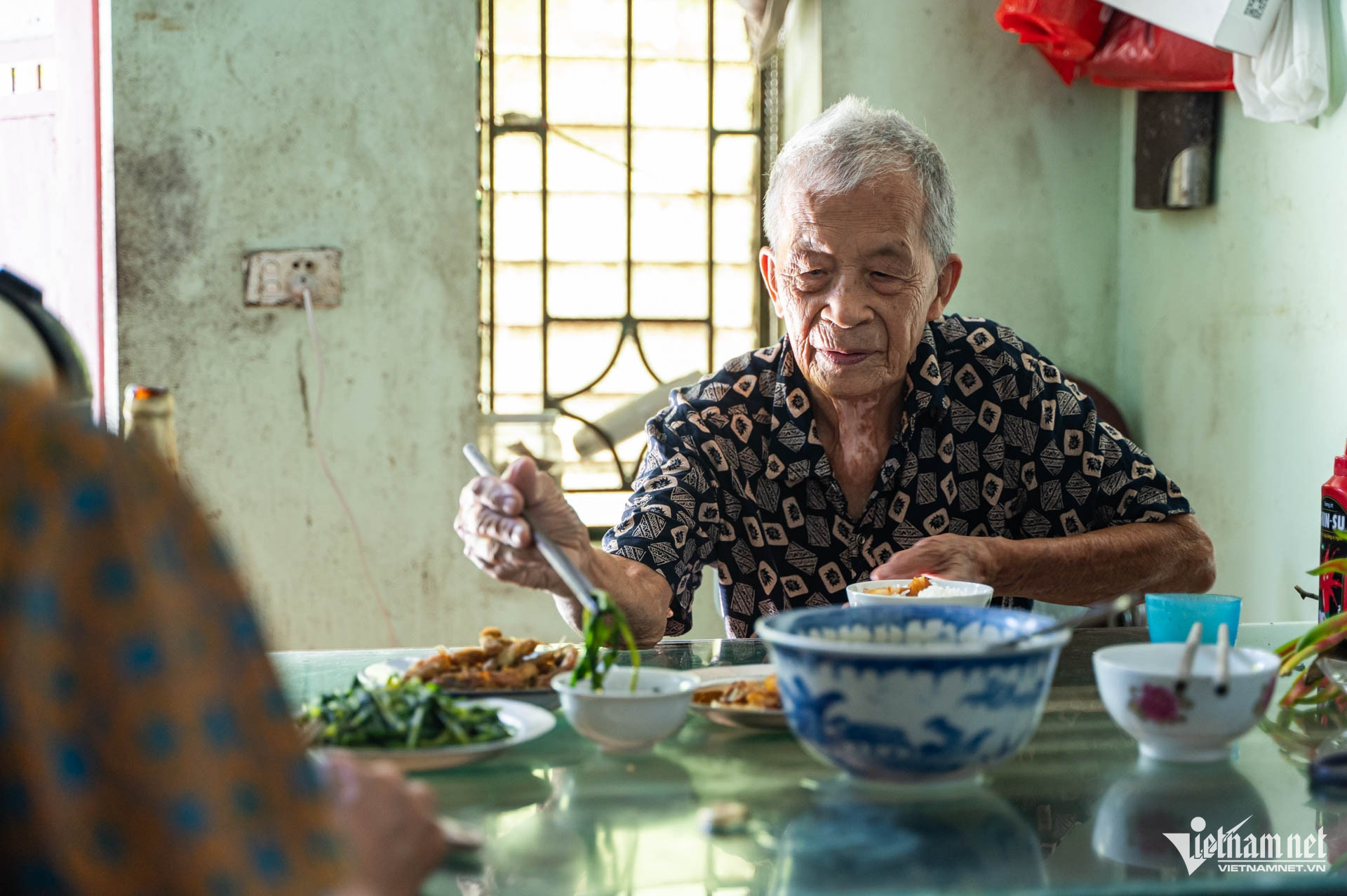 W-đại tá 102 tuổi.jpg