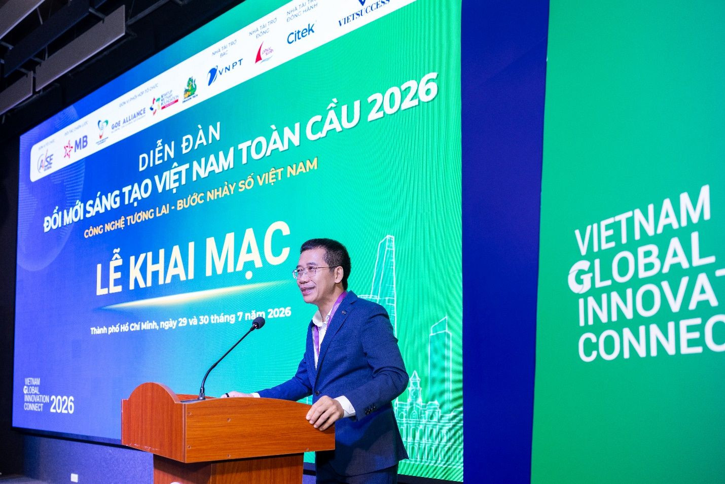 ảnh 1 bài ngày 1008.jpg