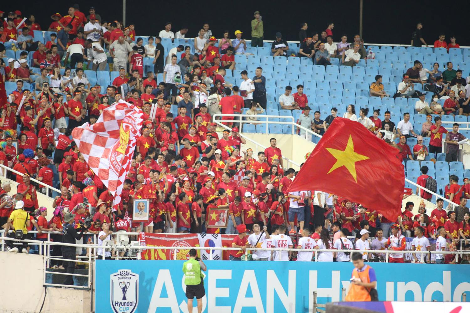 https://vms-files.vietnamnet.vn/vps_images_publish/000001/000003/2026/8/19/cdv-viet-nam-1-2641.jpg