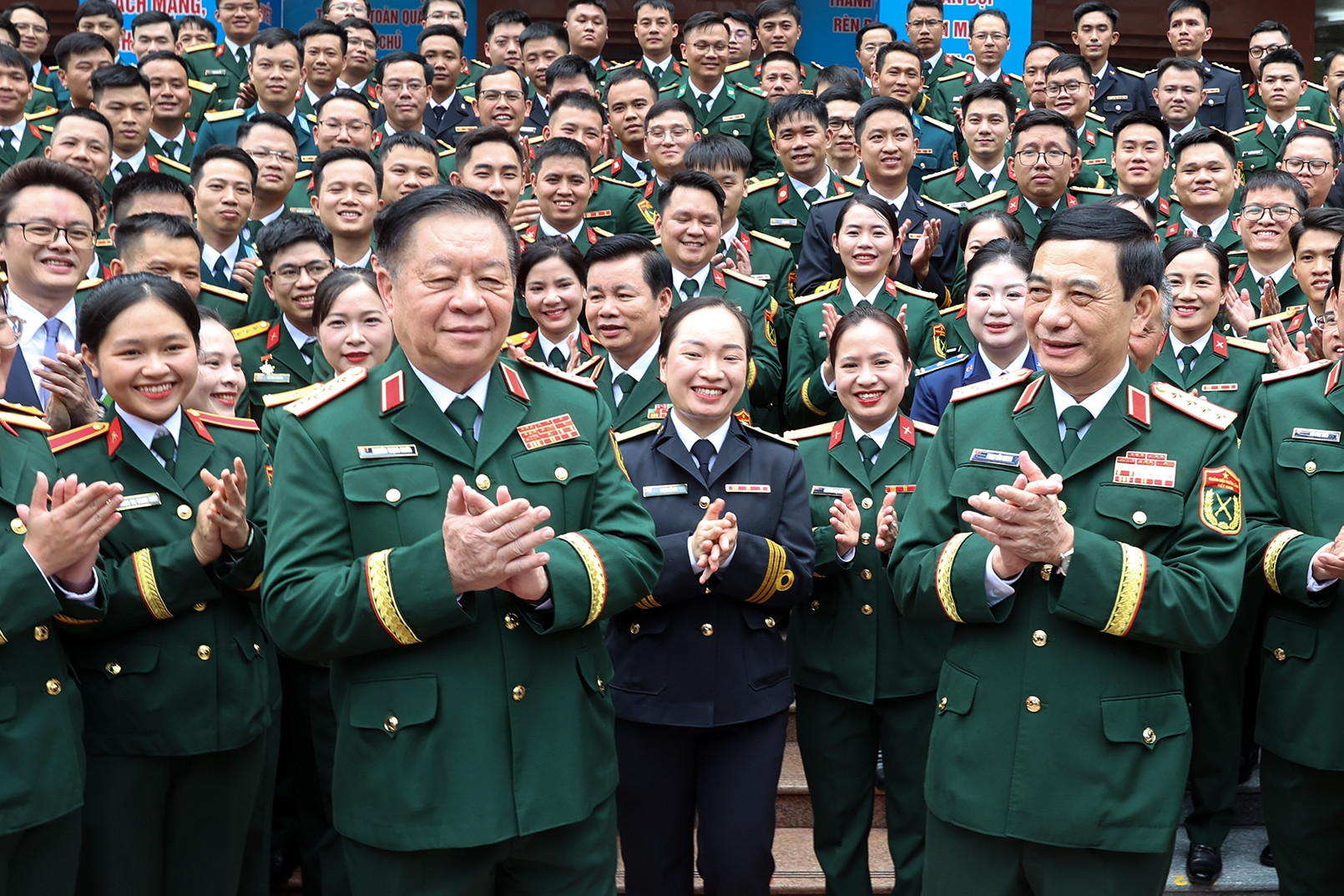 Đại tướng Phan Văn Giang: Sẵn sàng thương mại sản phẩm khoa học, kể cả tên lửa, xe tăng