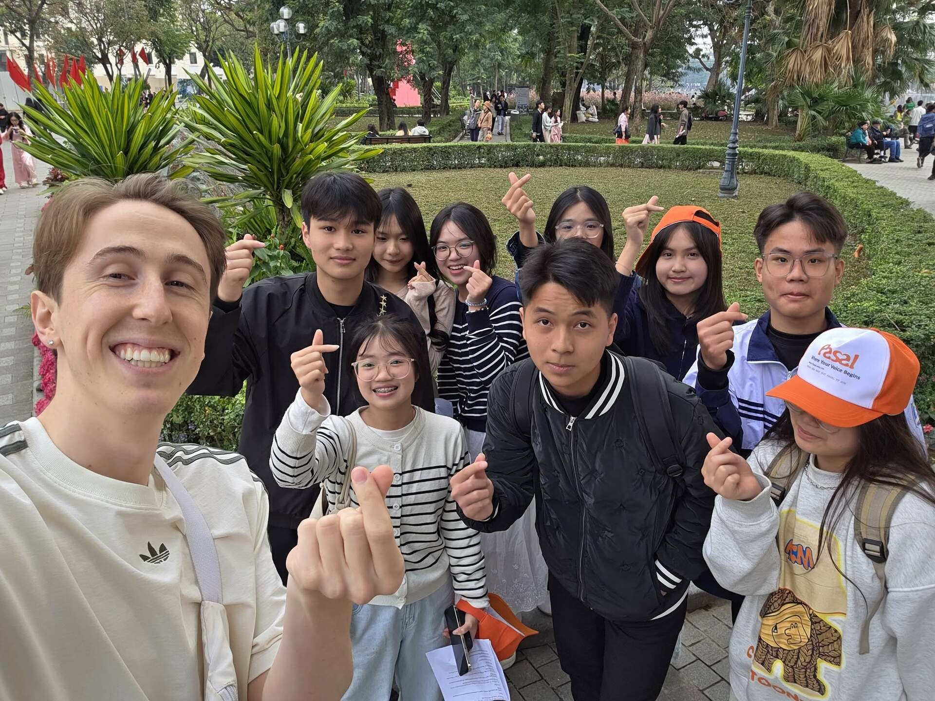khách mỹ nói tiếng việt