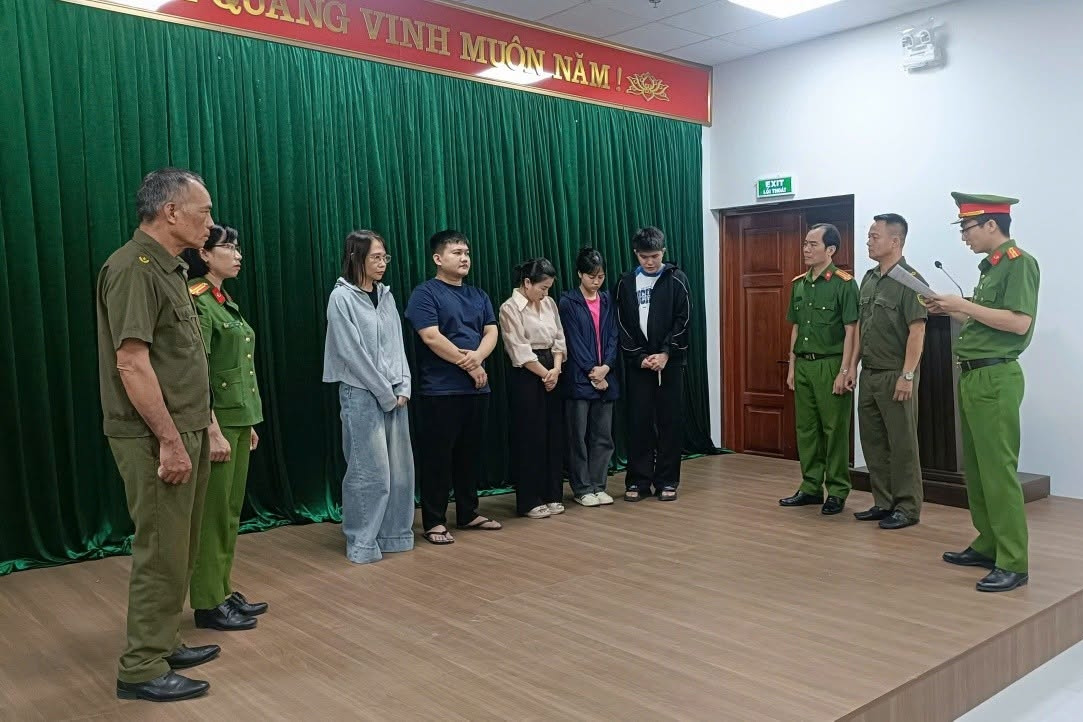 Mở spa, cho người đóng giả bác sĩ 'dọa' khách để ép mua gói trị liệu đắt tiền