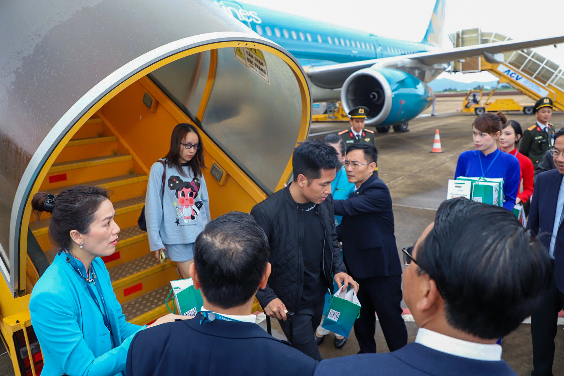 https://static-images.vnncdn.net/vps_images_publish/000001/000003/2026/8/19/san-bay-lien-khuong-2-463.jpg