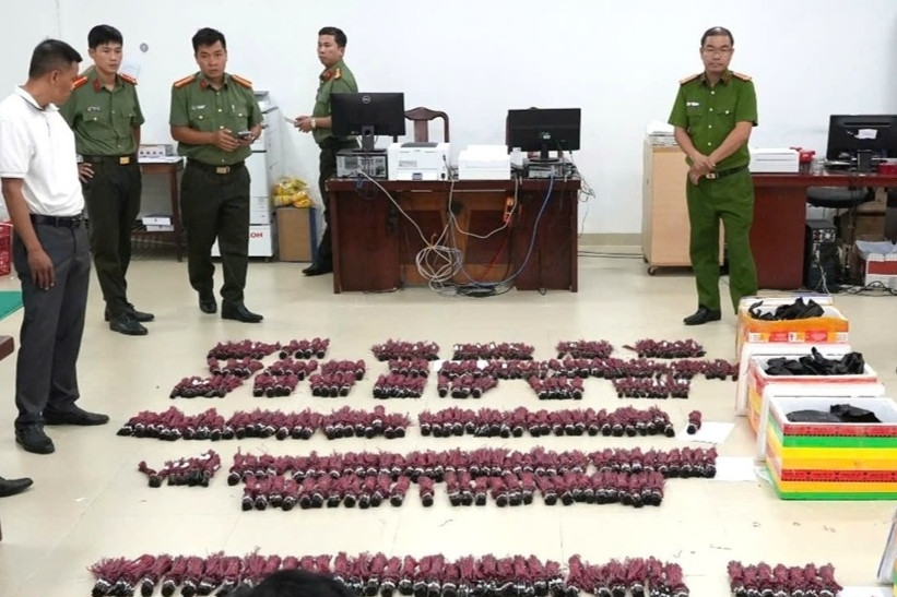 Triệt phá đường dây vận chuyển gần 9.300 kíp nổ từ nước ngoài vào Việt Nam