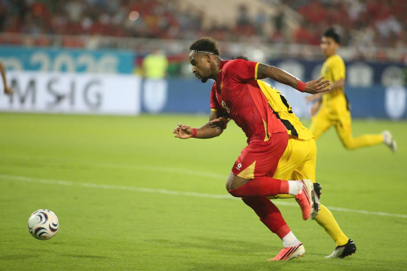 Video bóng đá Việt Nam vs Malaysia: Xuân Son chói sáng
