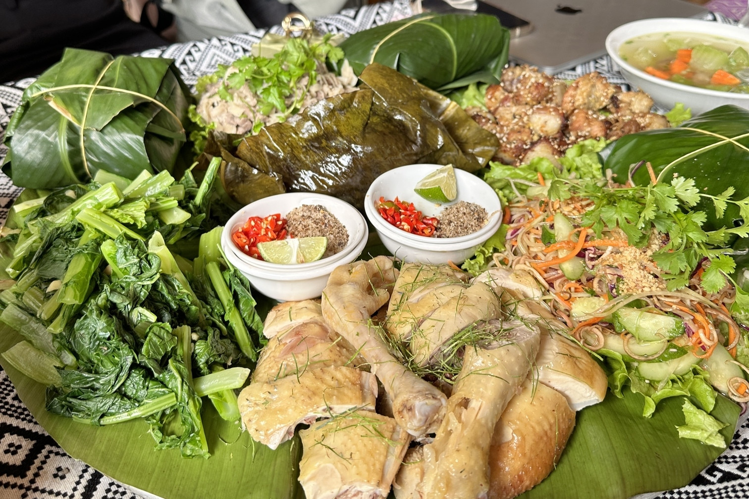Cô gái xinh đẹp, lương 50 triệu có thói quen ăn uống khiến mẹ bạn trai trăn trở