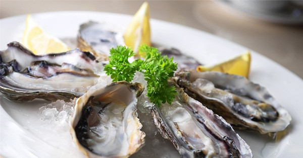 Hàu được ca ngợi giàu dinh dưỡng nhưng nên ăn ra sao?