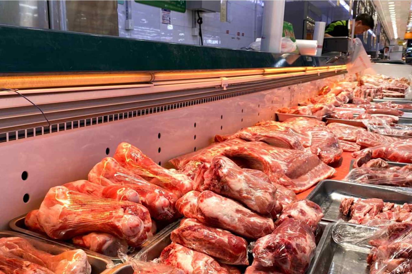 ‘Chung cư’ nuôi lợn 26 tầng, thịt lợn 81.000 đồng/kg