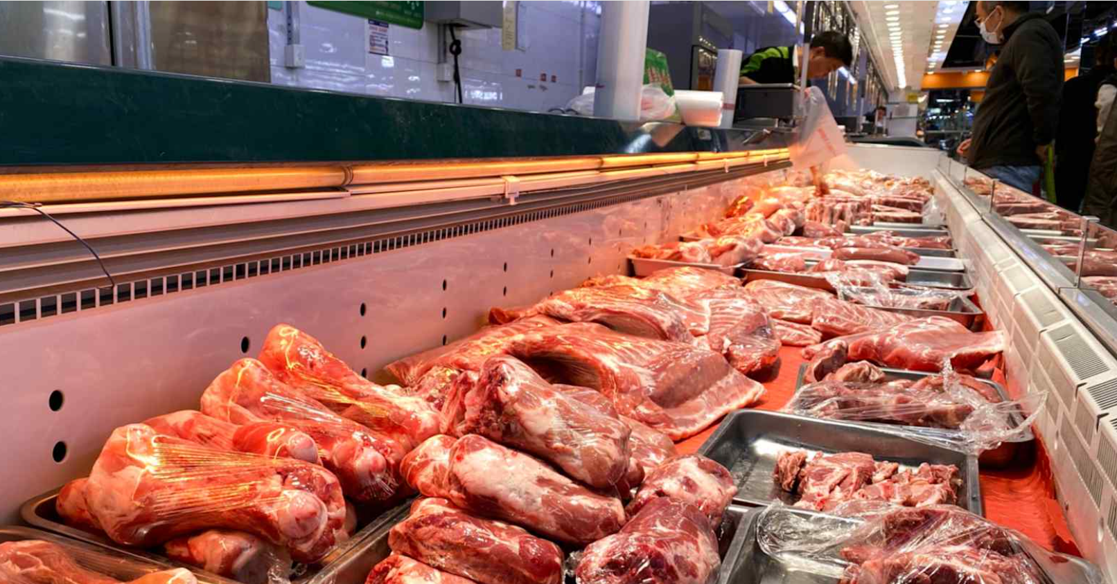 ‘Chung cư’ nuôi lợn 26 tầng, thịt lợn 81.000 đồng/kg