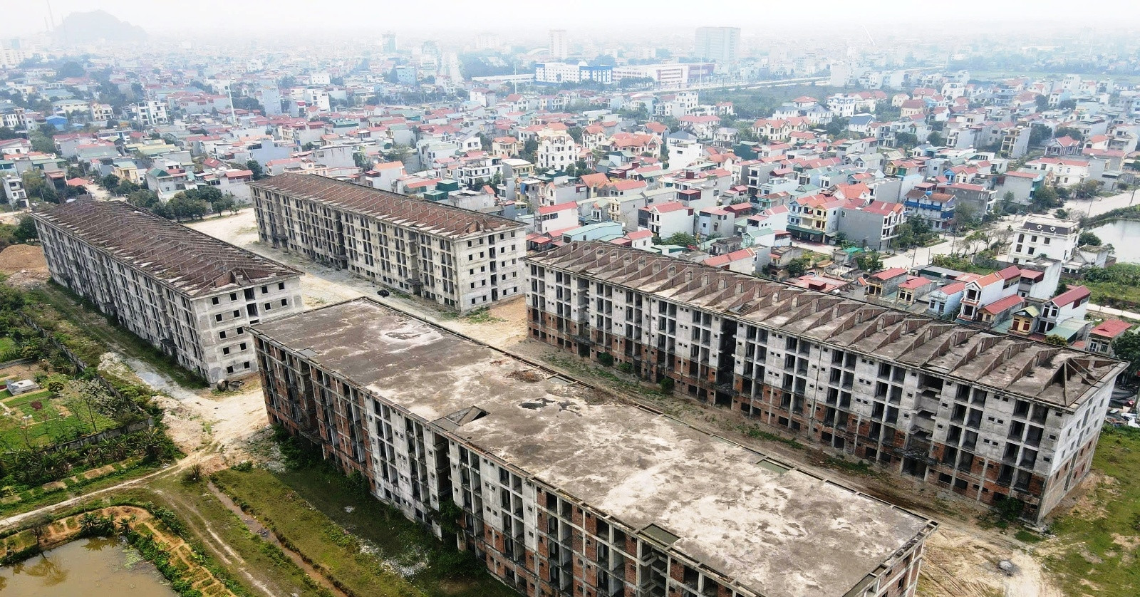 Ký túc xá 860 tỷ ở Ninh Bình: 17 năm dang dở, 4 tòa nhà bỏ hoang