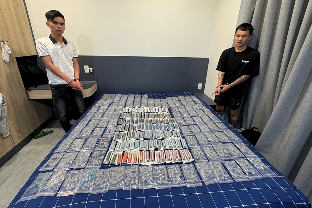 Phá đường dây ma túy 'đội lốt' Pod Chill từ Campuchia về TPHCM, bắt 30 người