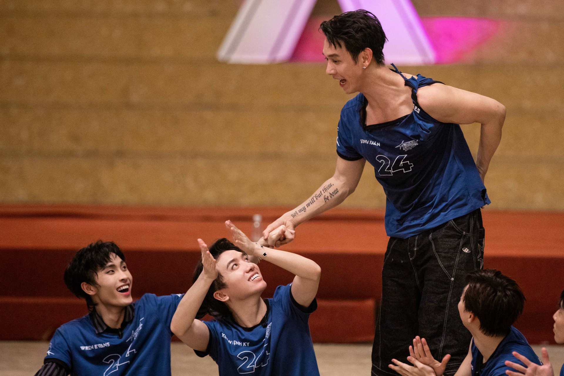 https://static-images.vnncdn.net/vps_images_publish/000001/000003/2026/8/2/vao-phong-126-307.jpg