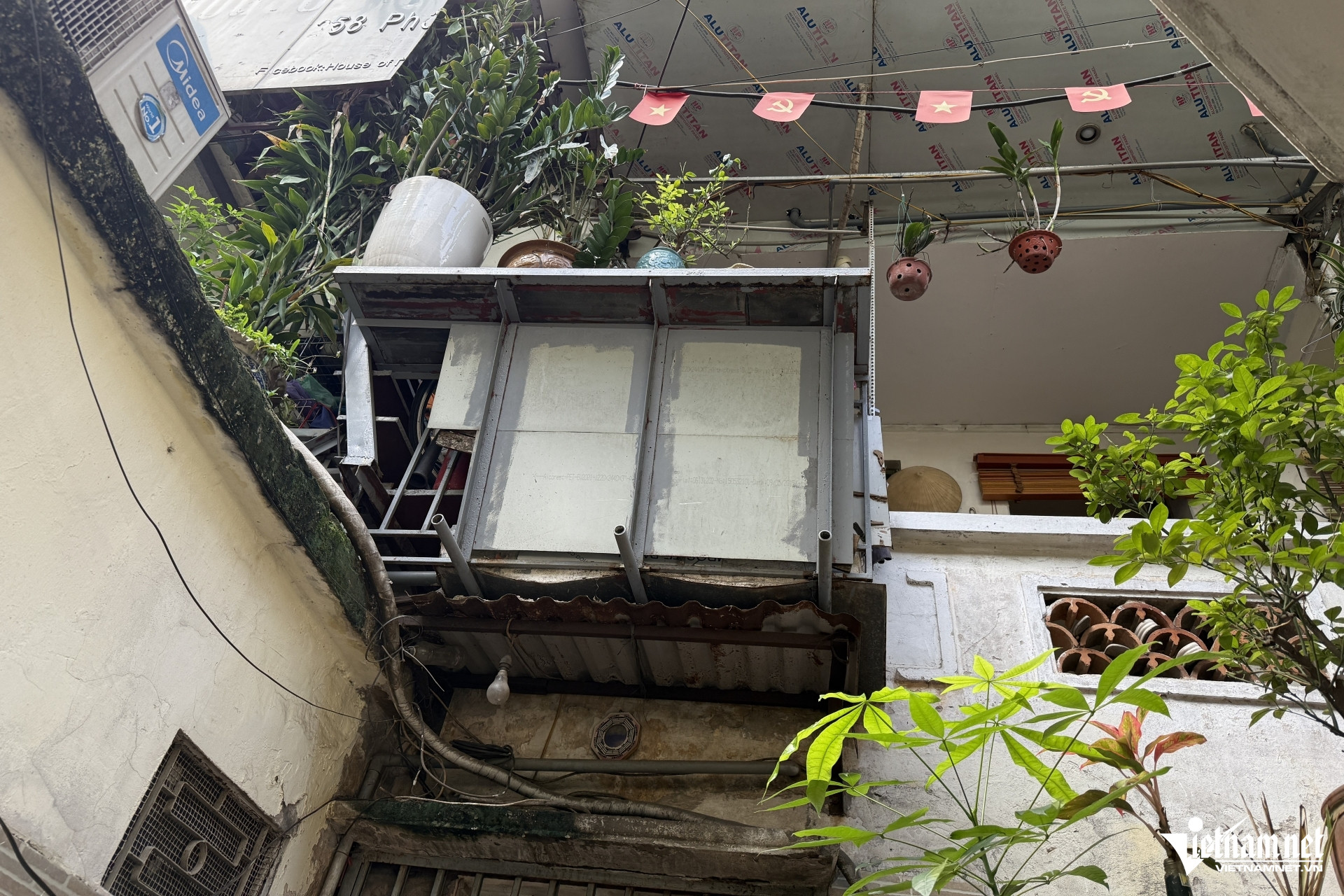 https://static-images.vnncdn.net/vps_images_publish/000001/000003/2026/8/2/w-tap-the-truong-dinh-2jpg-949.jpg