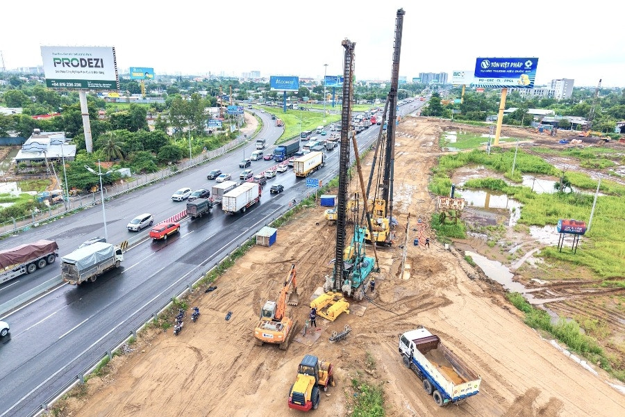 Cao tốc hơn 36.000 tỷ đồng 'nằm chờ' mặt bằng ở cửa ngõ TPHCM